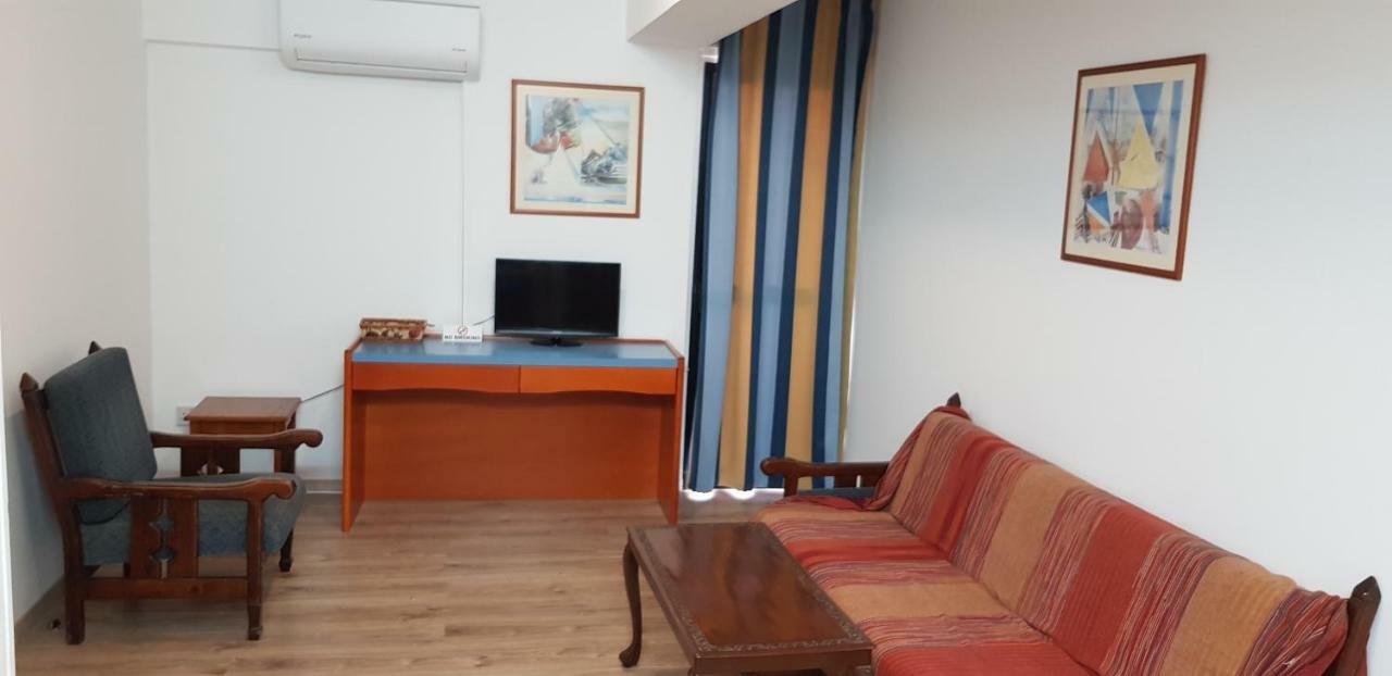 Petalmo City Apartments Larnaca Bagian luar foto