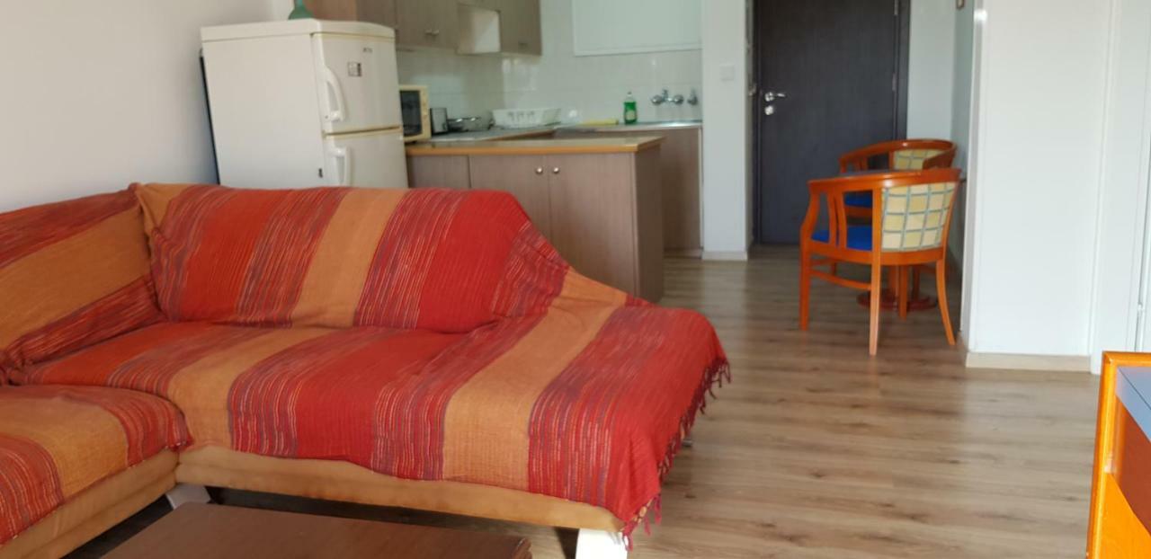 Petalmo City Apartments Larnaca Bagian luar foto